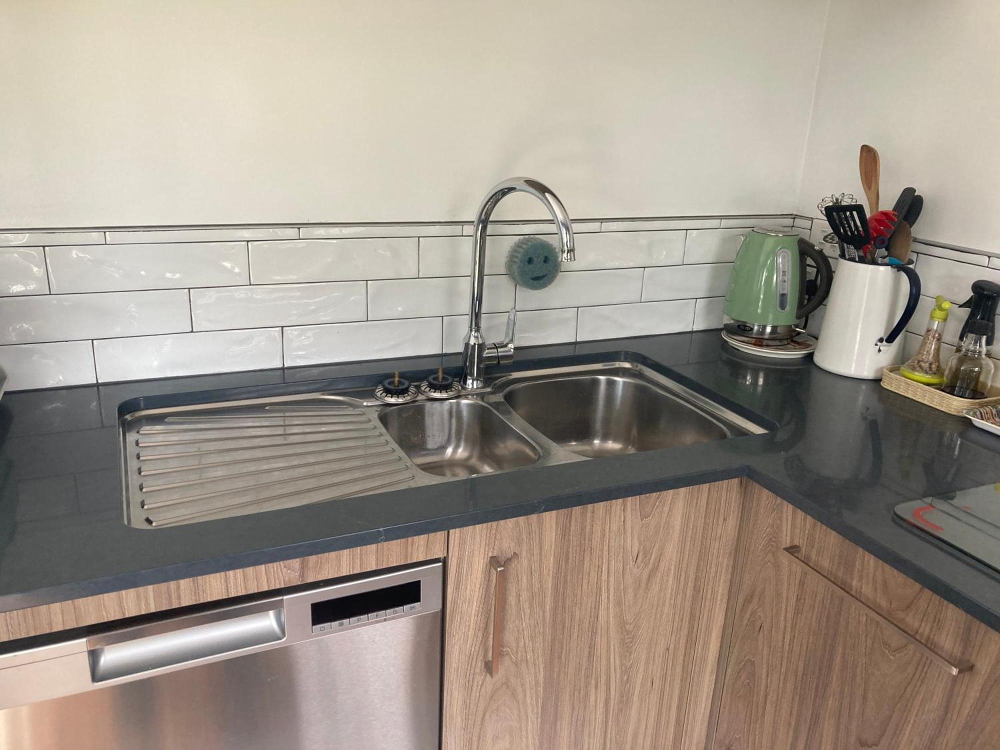 Anglers Adventure Paradise Cabin Bnb Wifi Parking Turangi Exteriör bild